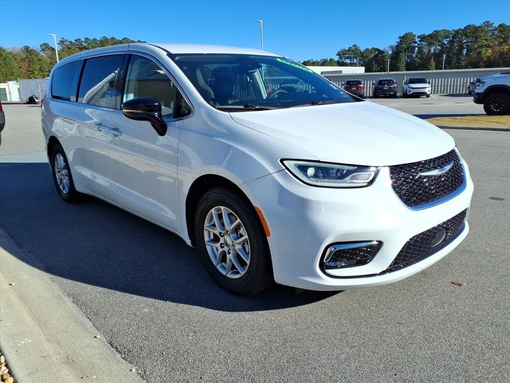 2024 Chrysler Pacifica Touring L FWD