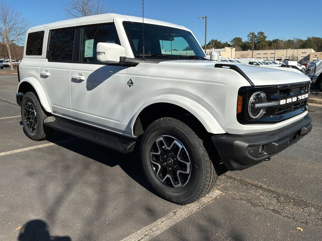 2025 Ford Bronco Outer Banks 4-Door 4WD