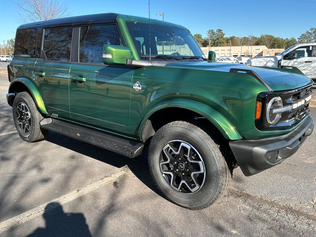2025 Ford Bronco Outer Banks 4-Door 4WD