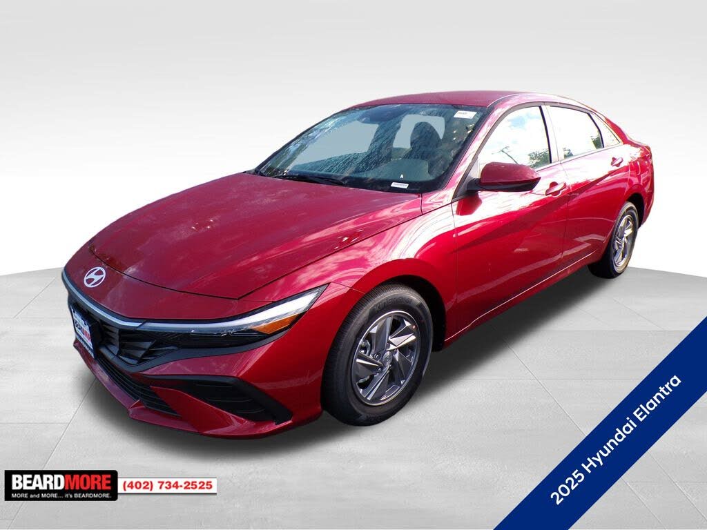2025 Hyundai Elantra SE FWD