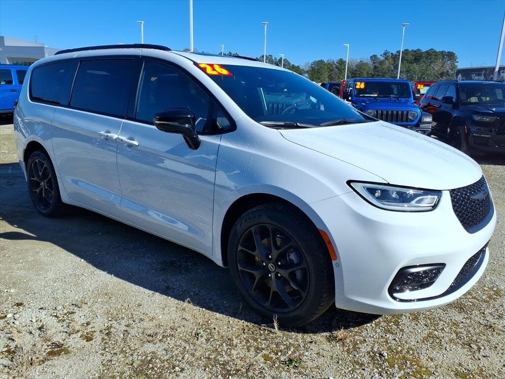 2026 Chrysler Pacifica Limited AWD