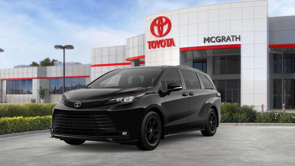 2026 Toyota Sienna Woodland Edition 7-Passenger AWD