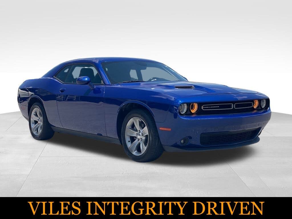 2021 Dodge Challenger SXT RWD