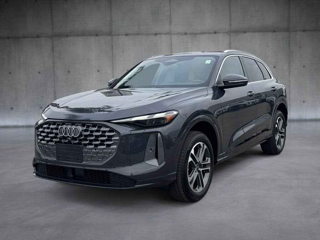 2025 Audi Q5 quattro Premium 40 TFSI