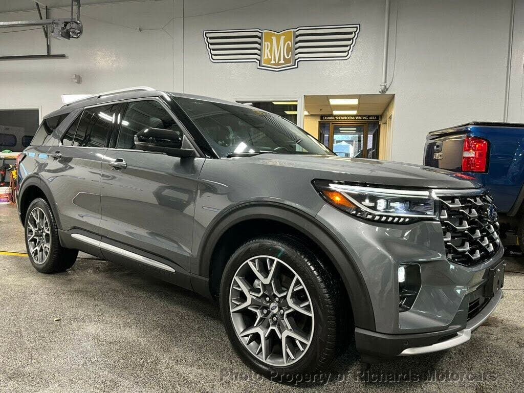 2025 Ford Explorer Platinum AWD