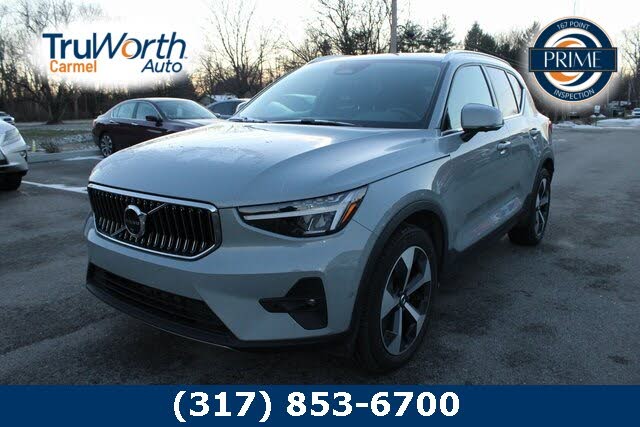 2025 Volvo XC40 B5 Plus Bright Theme AWD