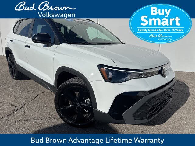 2026 Volkswagen Taos SE Black 4Motion