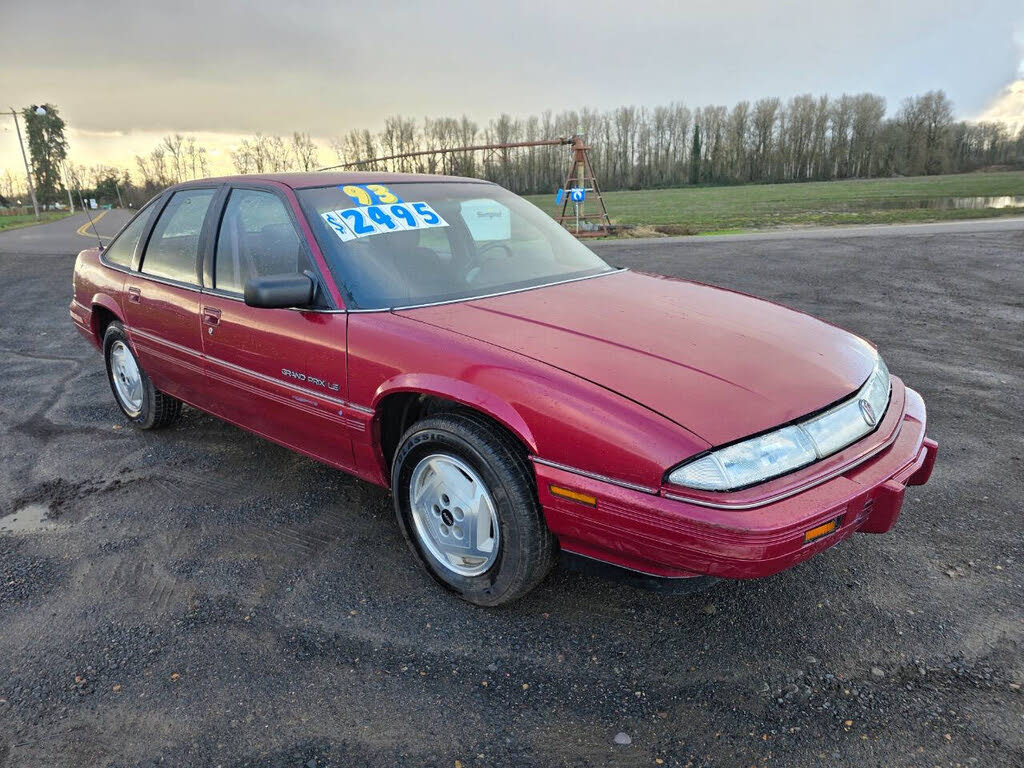1993 Pontiac Grand Prix 4 Dr LE Sedan