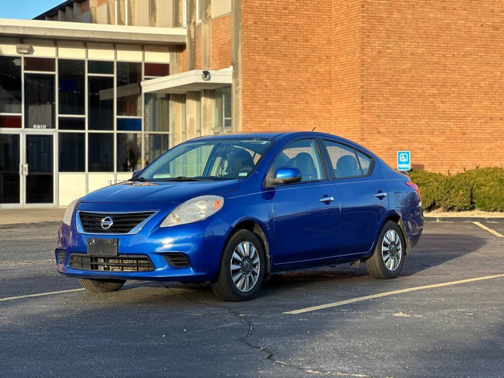 2013 Nissan Versa 1.6 SV