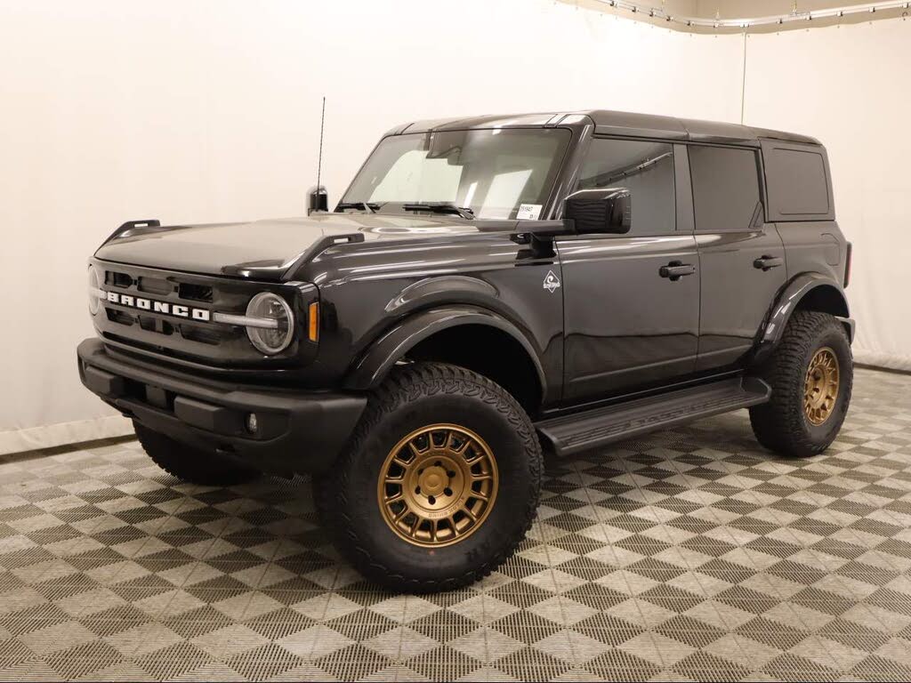 2025 Ford Bronco Outer Banks 4-Door 4WD