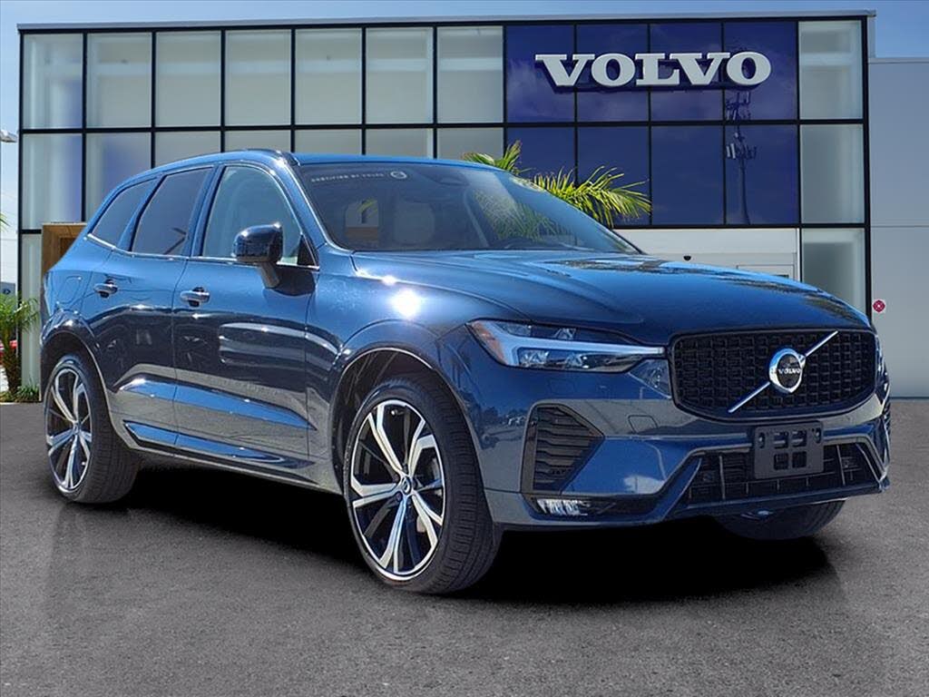 2023 Volvo XC60 B5 Ultimate Dark Theme AWD