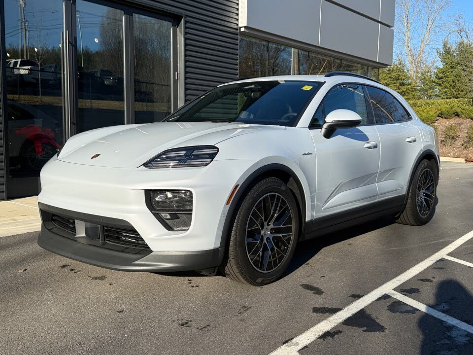 2025 Porsche Macan AWD