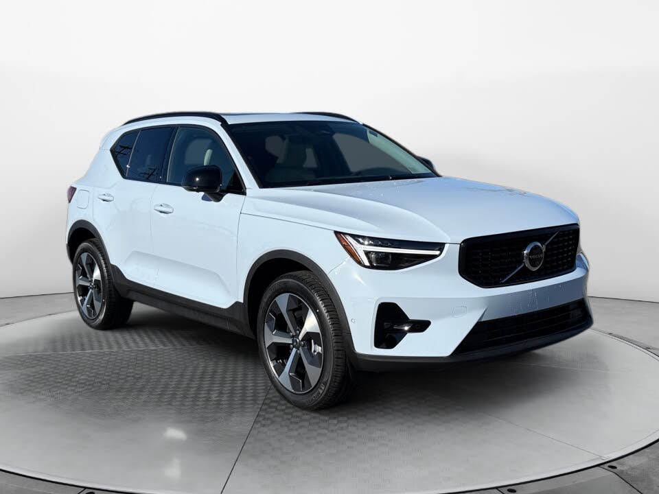 2026 Volvo XC40 B5 Plus AWD
