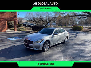 INFINITI Q70 3.7 RWD