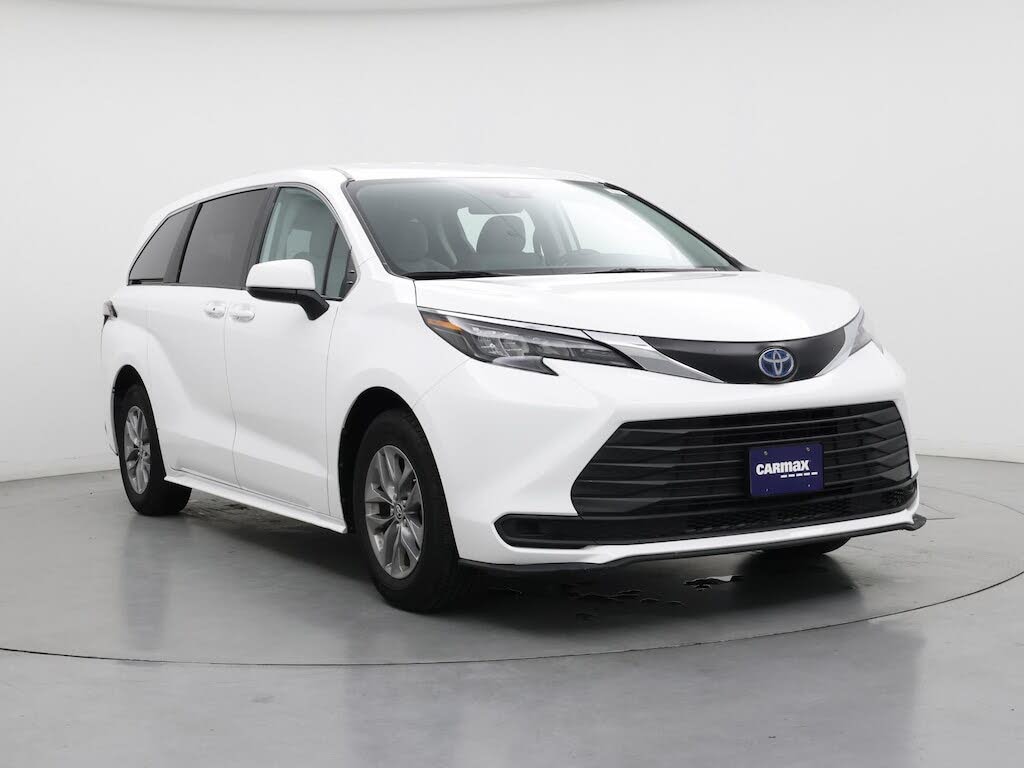 2024 Toyota Sienna LE 8-Passenger FWD