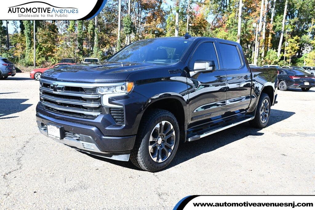 2023 Chevrolet Silverado 1500 High Country Crew Cab 4WD