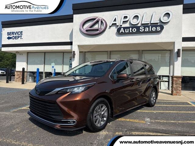 2023 Toyota Sienna XLE 7-Passenger AWD