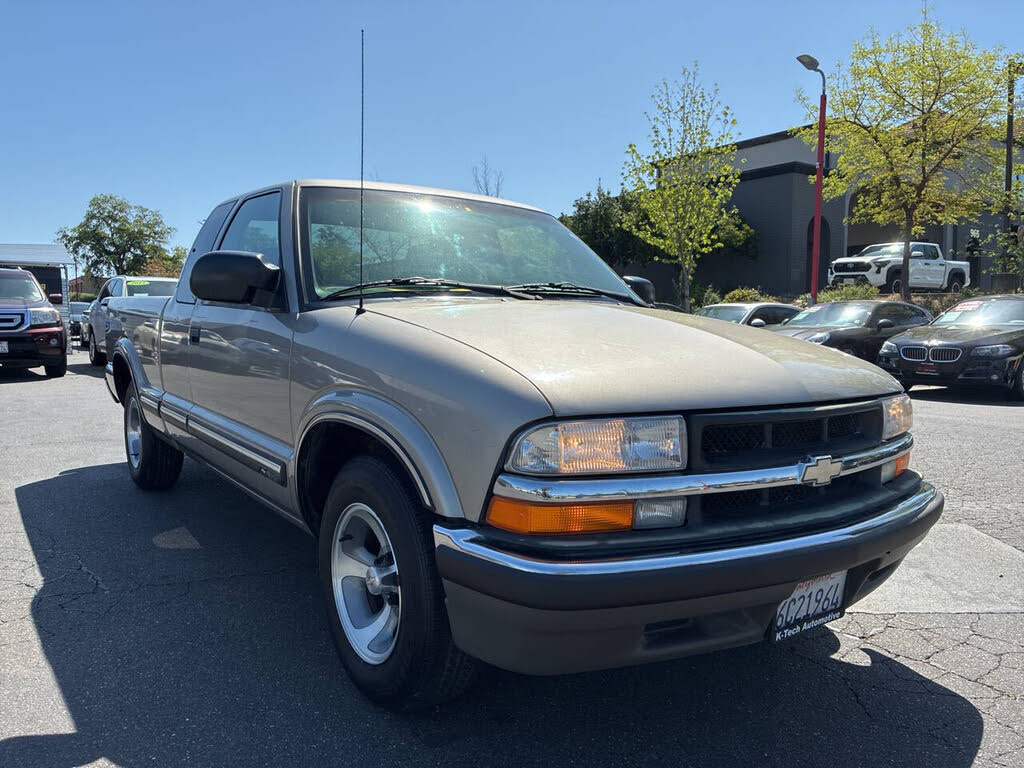 2000 Chevrolet S-10 Extended Cab RWD