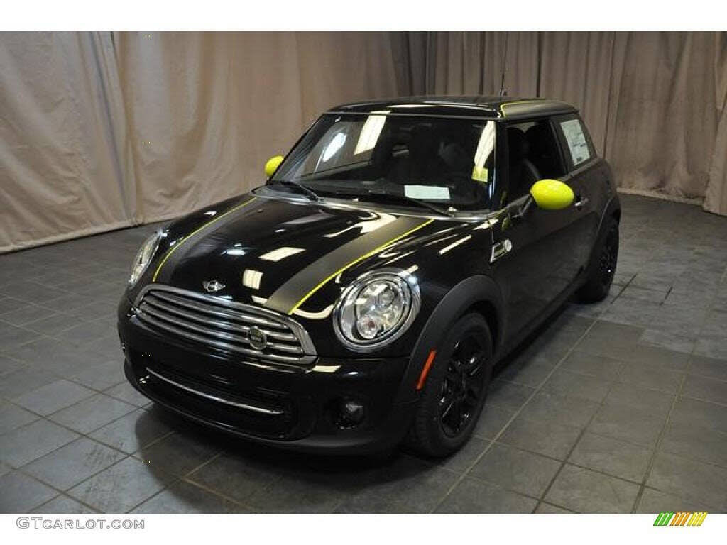 2013 MINI Cooper Hatchback FWD