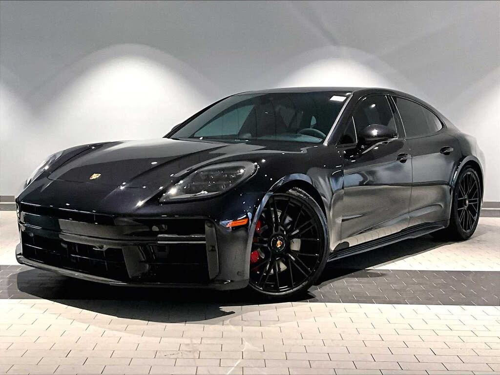 2025 Porsche Panamera GTS AWD