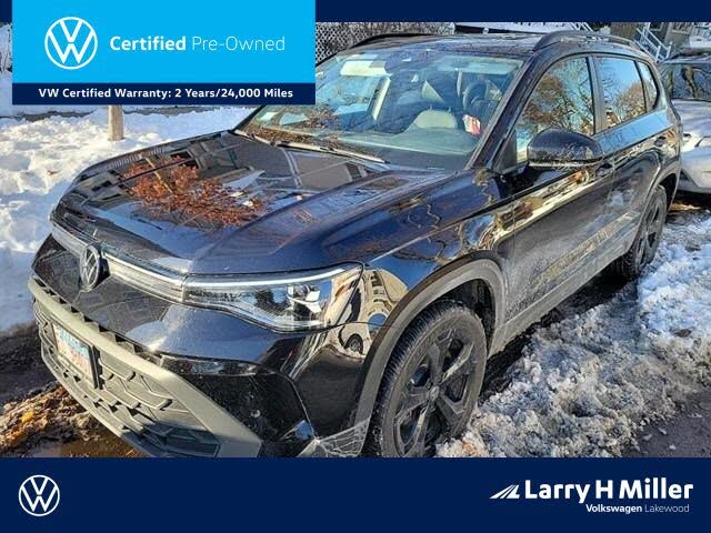 2025 Volkswagen Taos SE Black 4Motion