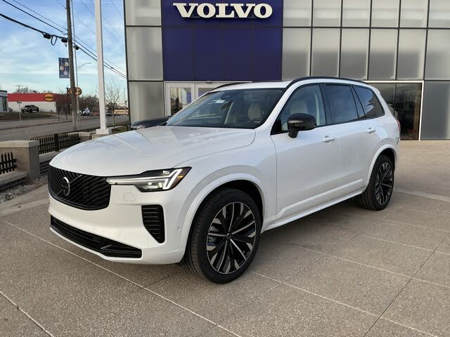 2026 Volvo XC90 B6 Ultra Dark 7-Passenger AWD