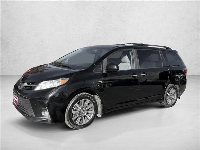 2020 Toyota Sienna XLE 7-Passenger FWD with Auto-Access Seat