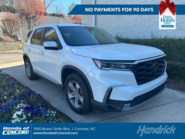 2024 Honda Pilot EX-L FWD with Captains Chairs