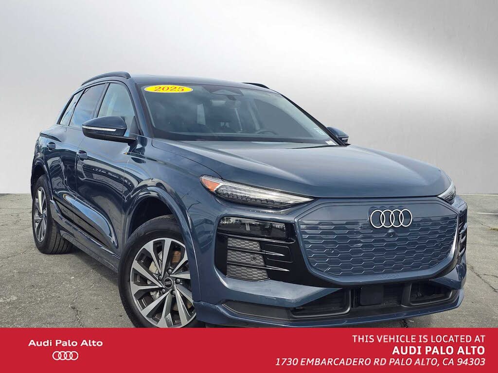 2025 Audi Q6 e-tron quattro Premium Plus