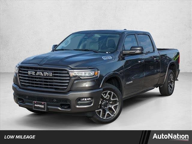 2025 RAM 1500 Laramie Crew Cab 4WD