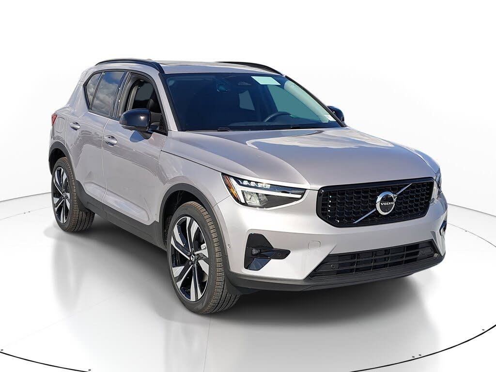 2026 Volvo XC40 B4 Plus FWD