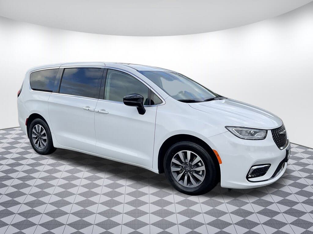 2024 Chrysler Pacifica Hybrid Select FWD