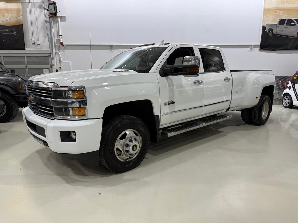2016 Chevrolet Silverado 3500HD High Country Crew Cab 4WD