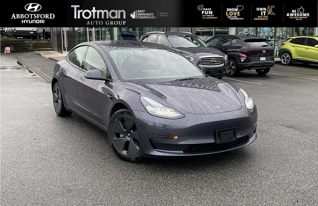 2023 Tesla Model 3 RWD