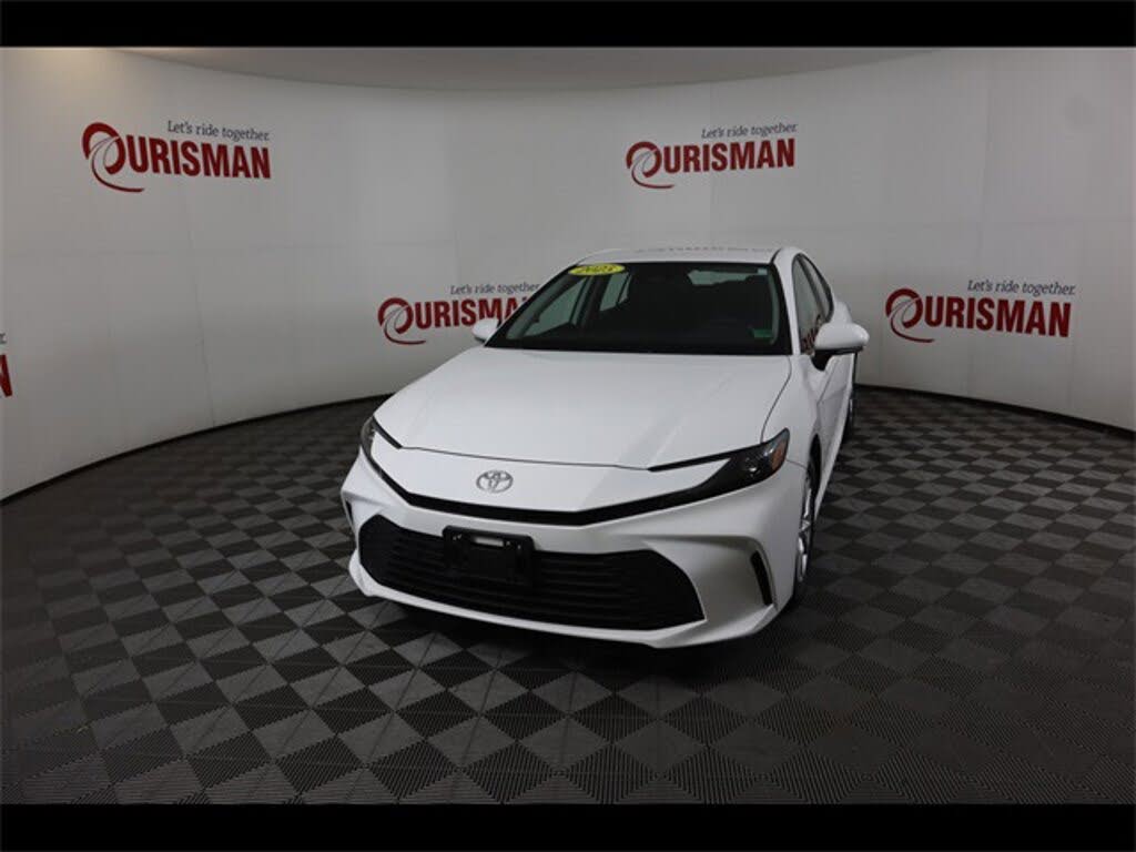 2025 Toyota Camry LE FWD