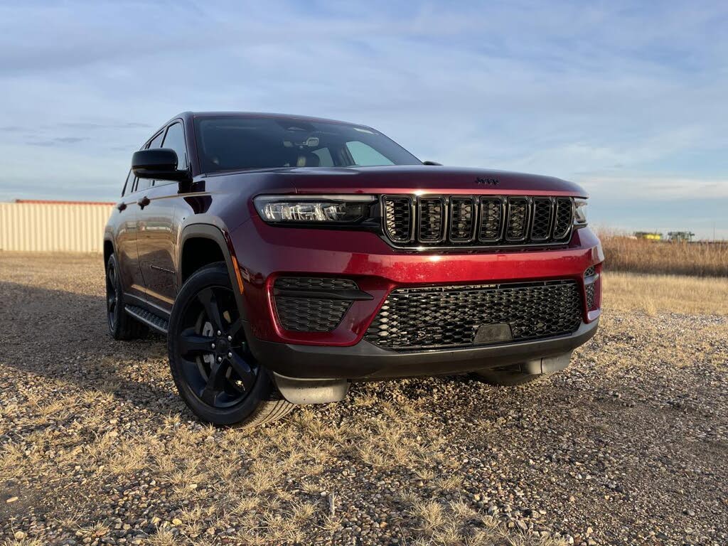 Jeep Grand Cherokee Laredo 4WD 2025