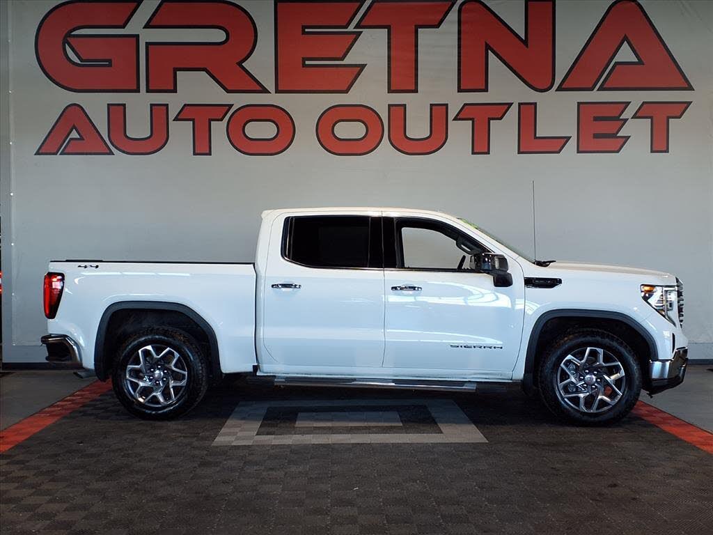 2022 GMC Sierra 1500 SLT Crew Cab 4WD