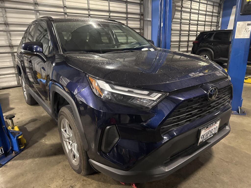 2024 Toyota RAV4 XLE FWD