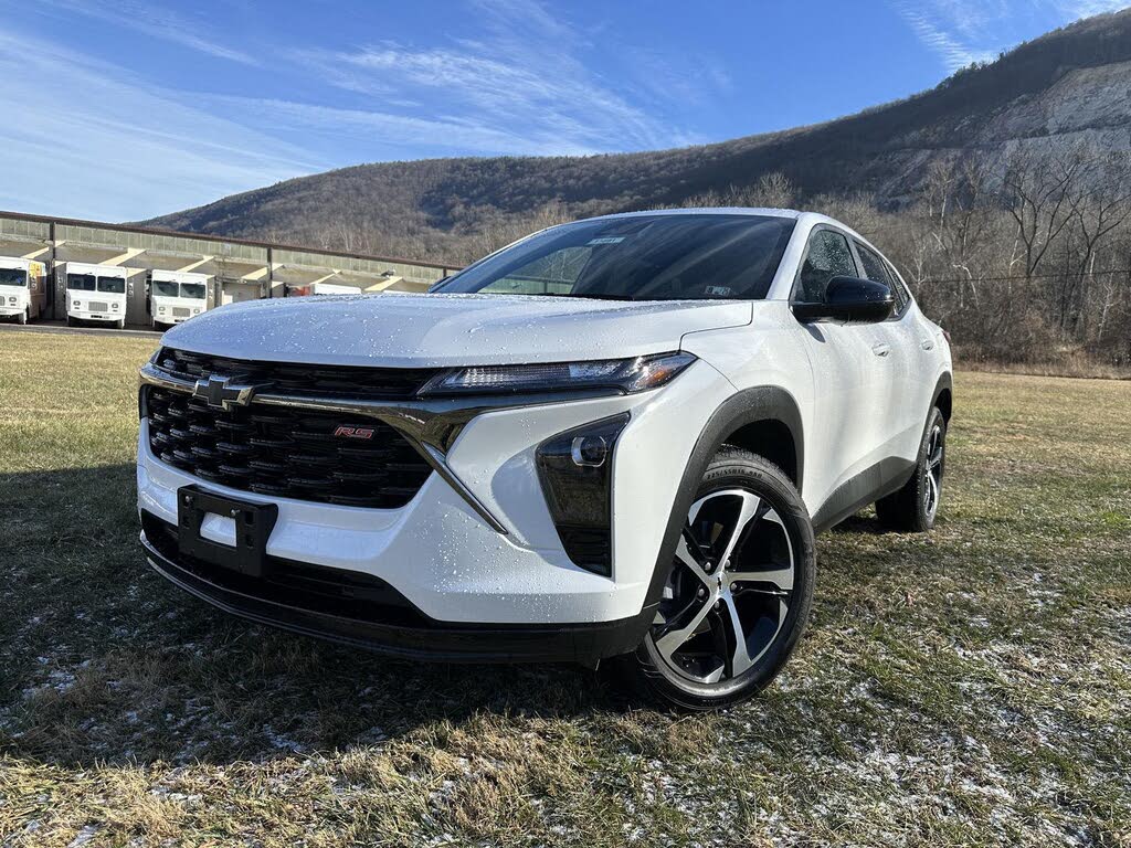 2025 Chevrolet Trax RS with 1RS FWD