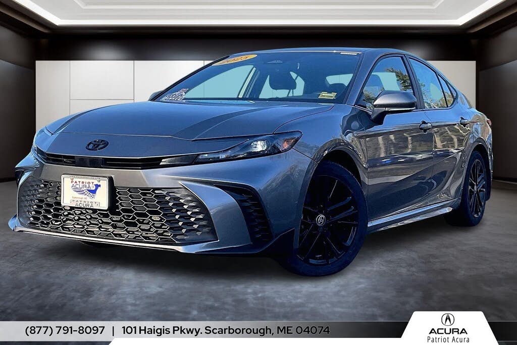 2025 Toyota Camry SE AWD