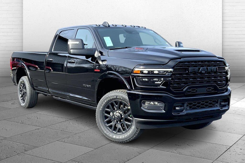 2026 RAM 3500 Limited Crew Cab LB 4WD