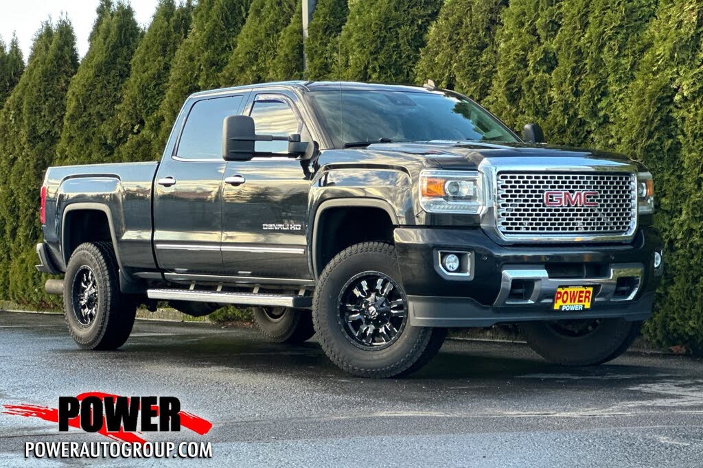 2015 GMC Sierra 2500HD Denali Crew Cab SB 4WD