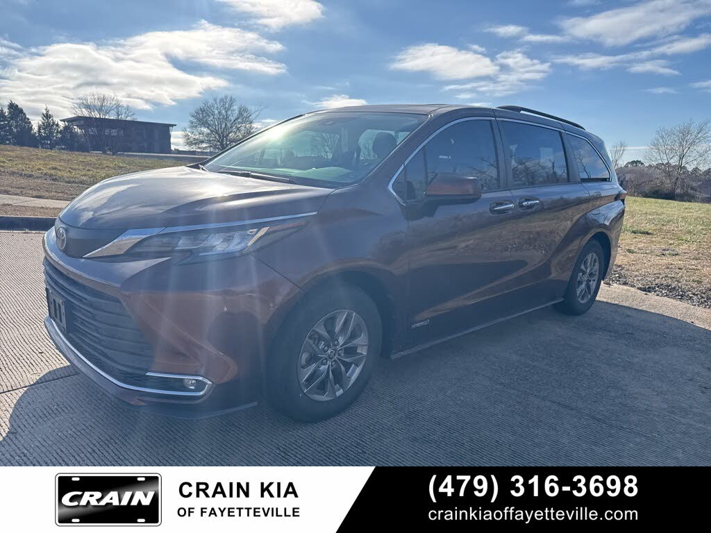 2021 Toyota Sienna XLE 7-Passenger FWD