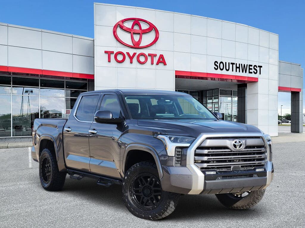 2022 Toyota Tundra Limited CrewMax Cab 4WD