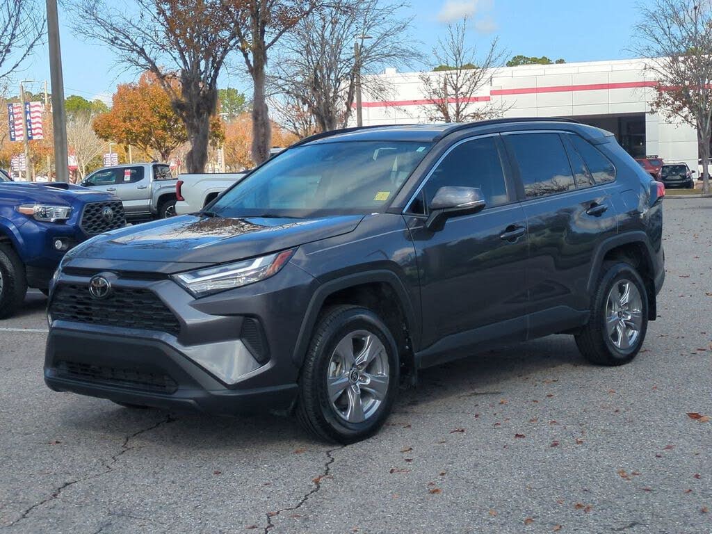 2024 Toyota RAV4 XLE FWD