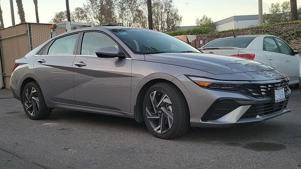 2025 Hyundai Elantra SEL Convenience FWD