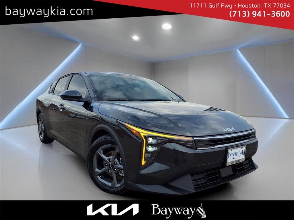 2025 Kia K4 LXS FWD