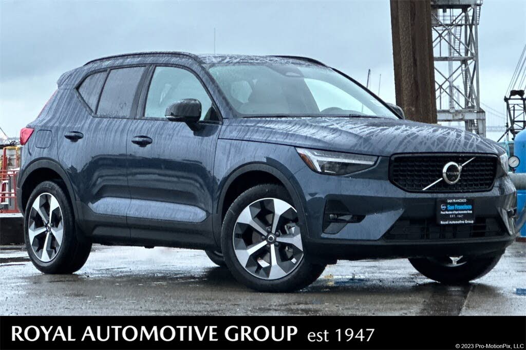 2026 Volvo XC40 B4 Plus FWD