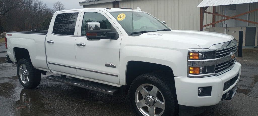 2015 Chevrolet Silverado 2500HD High Country Crew Cab 4WD