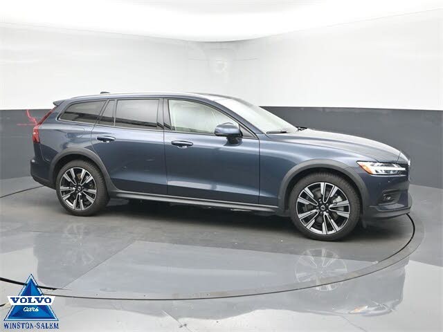2022 Volvo V60 Cross Country T5 AWD